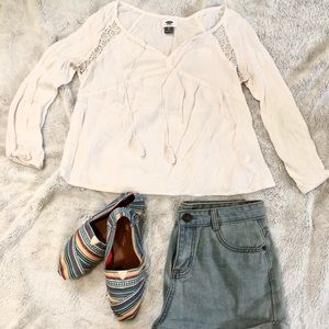 Gently Worn White Old Navy Pauper Blouse